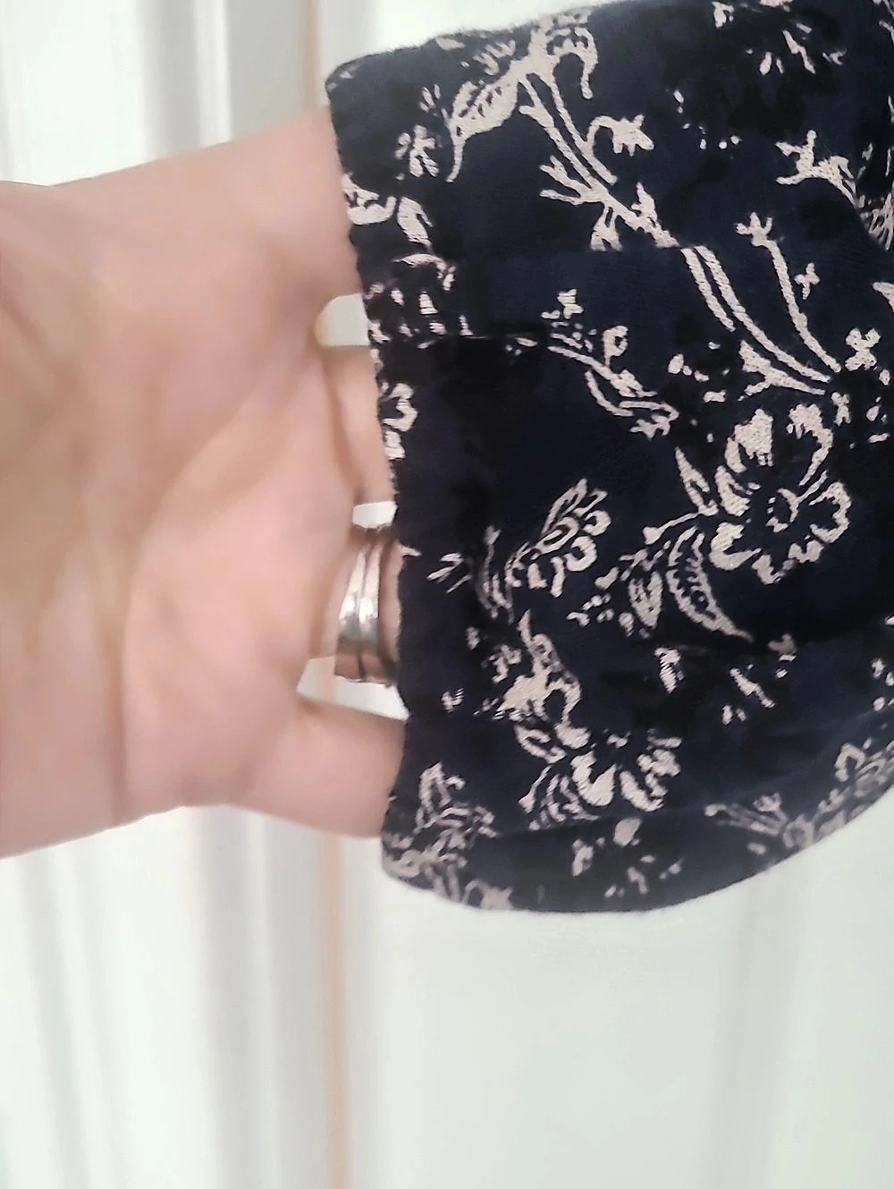 Lucky Brand Black and White Floral Tie-Neck Long Sleeve Blouse Navy, Blk & White - Picture 6 of 6